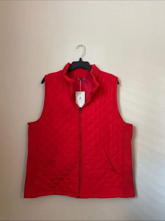 bienzoe Jackets & Blazers - Quilted Red Zip-Front Women's Vest